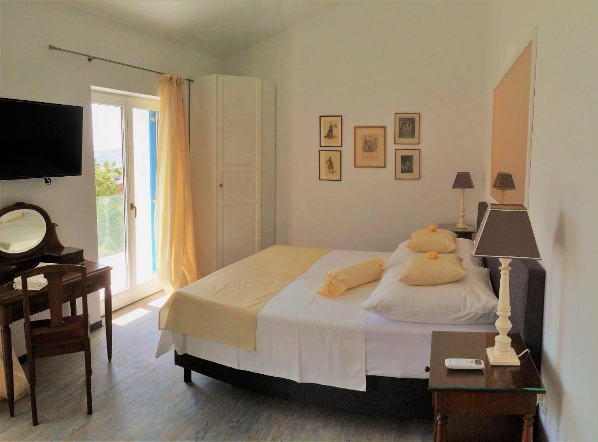Seaside Villa With Private Pool Home By The Sea - Villa โตรกีร์ ภายนอก รูปภาพ